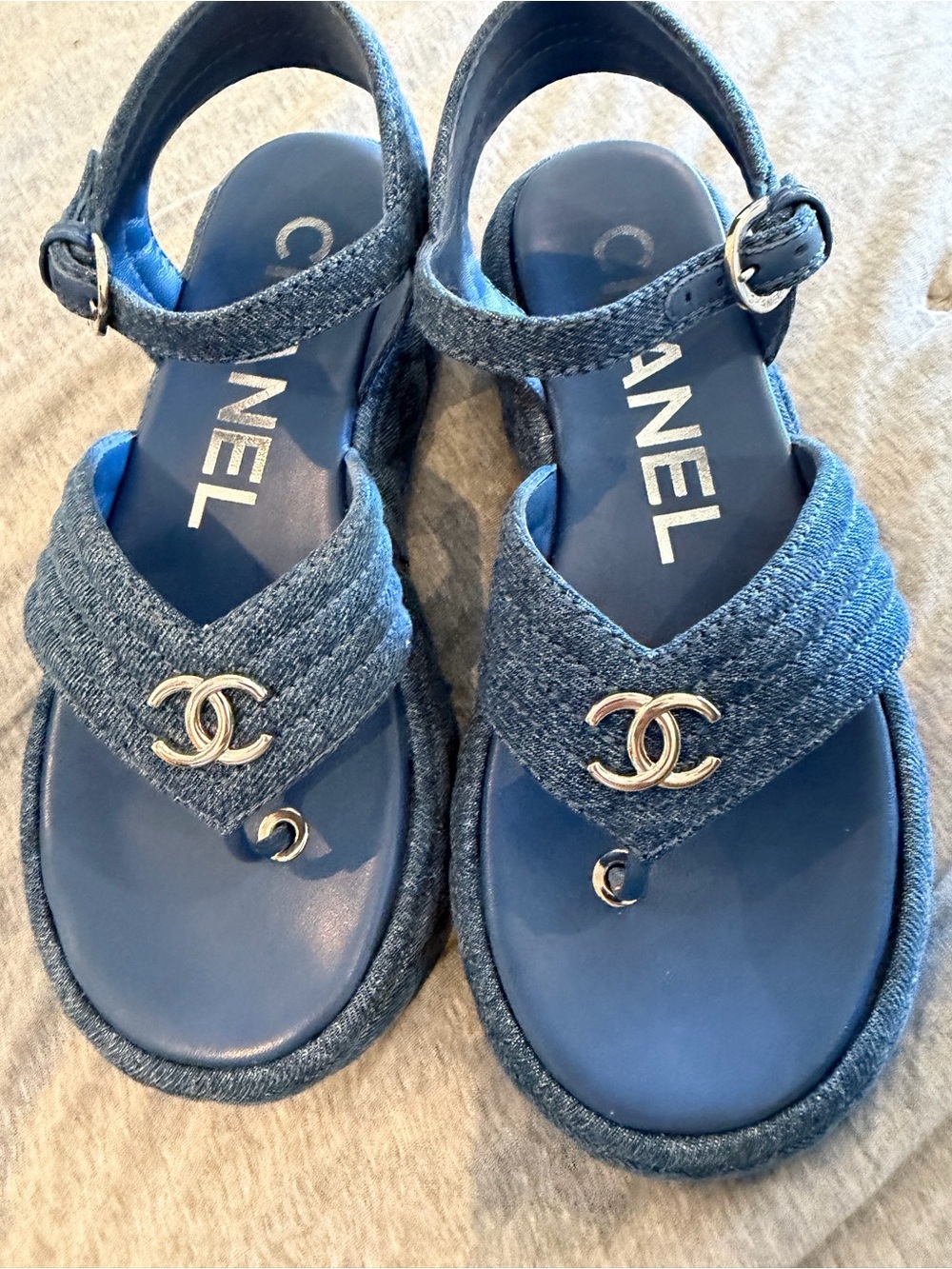 CHANEL 25C Blue Denim Platform Sandals with CC Logo - Picture 5 of 6